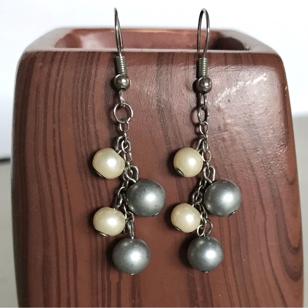Artisan French Hook Metal Chain Randomly Suspended Silver Pearl Dangle Earrings